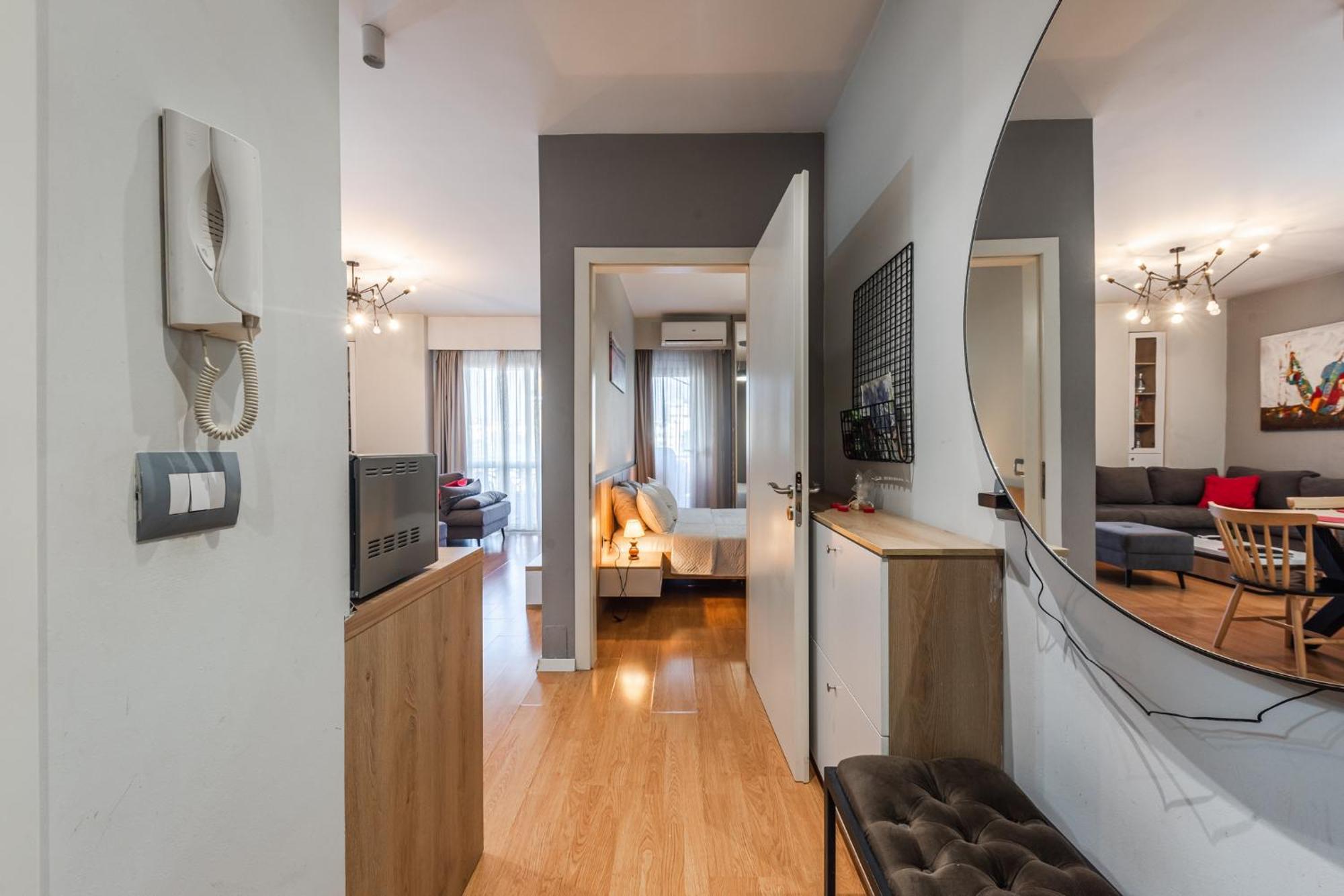 Bright And Spacious - New Boulevard View * Tirana
